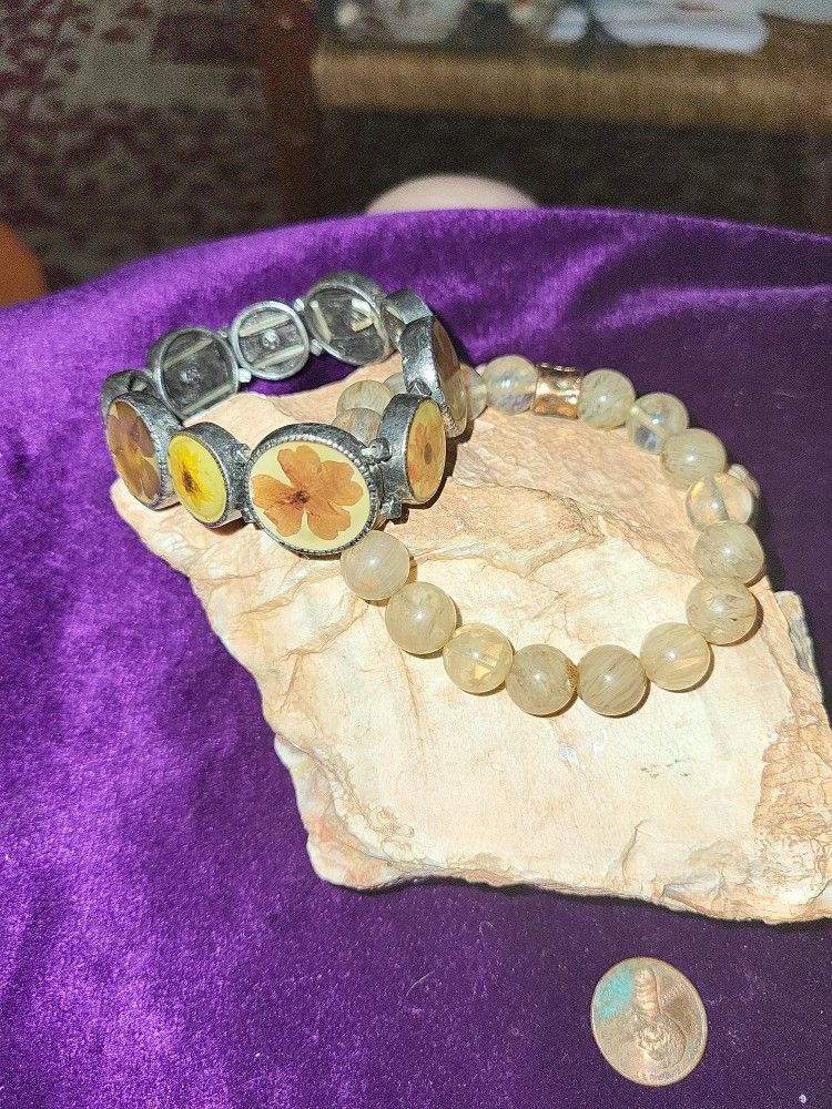 Nature Calls! Beautiful Dried Flowes Bracelet