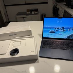 MACBOOK AIR 2022 – 13.3 INCH - MIDNIGHT 