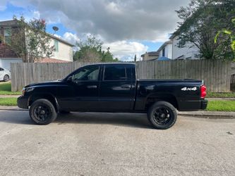2006 Dodge Dakota ST Crew Cab 4x4 pickup