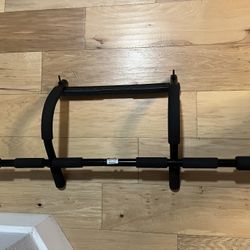Pull up bar 