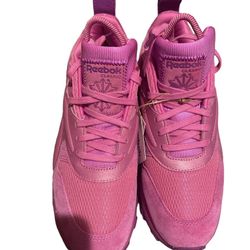 WOMEN'S Size 7.5 Reebok Classic Leather V2 Cardi B Ultra berry  BRAND NEW Shoes