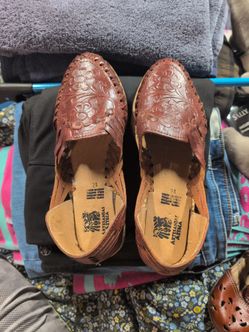 Women's Huaraches (Sandals) Mexico size 24.