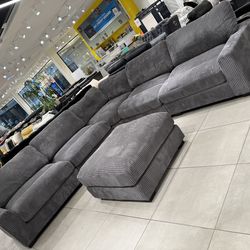 Long “L” Shape Sectional with Ottoman 🩶 Grey color
