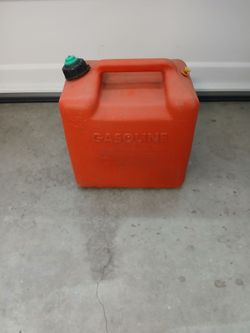 5 Gallon Plastic Gas Can