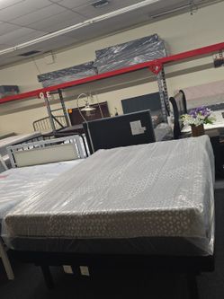 QUEEN 12"IN THICK MEMORY GEL MATTRESS 