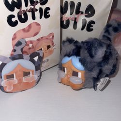 CRY BABY WILD BUT CUTE VINYL PLUSH PENDANT DENIM CUTIE
