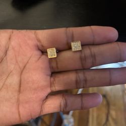 Men’s Gold Square Dimond Earrings 
