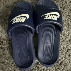 Nike Men's Size 7 Victori One Slides Navy/White