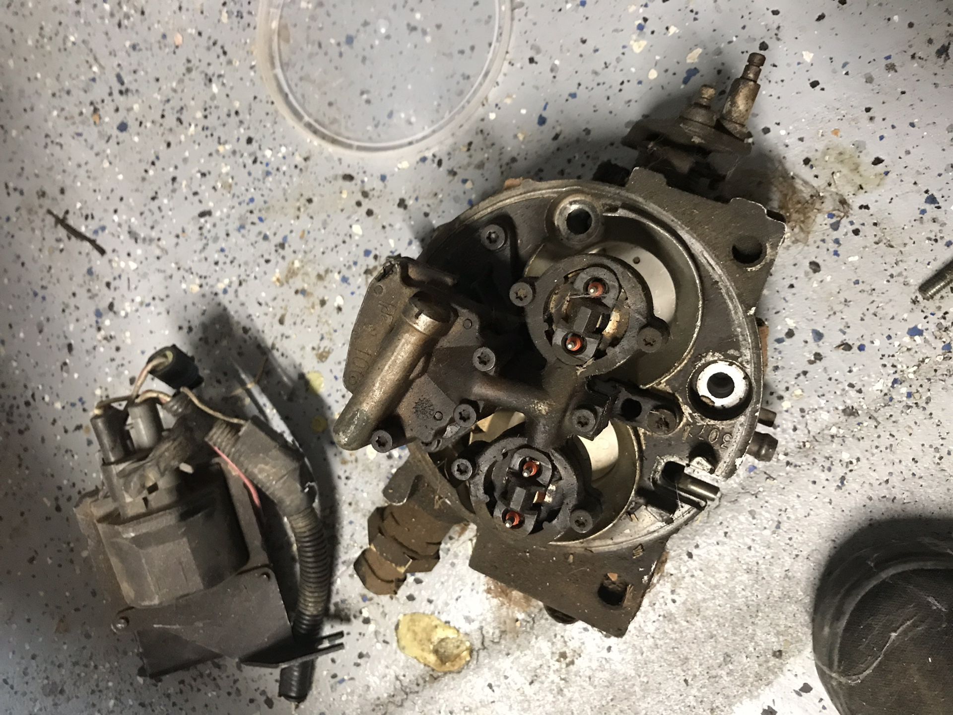 8896 Chevy 350 Silverado throttle body injection or coil for Sale in