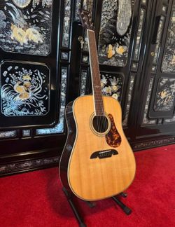 Alvarez MD70e acoustic guita