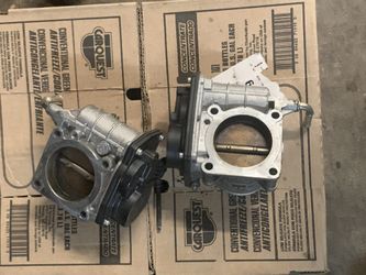 2015 Infiniti Q70 Throttle Bodies