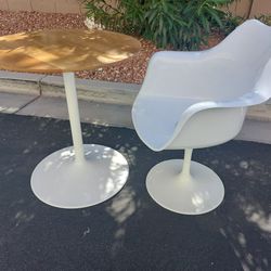 Mid Century Modern Style Swivel Chair & Table 