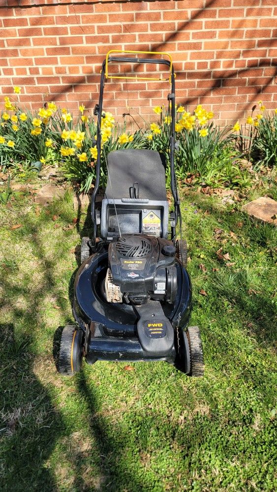 22" Poulan Pro FWD Self-Propelled Lawn Mower