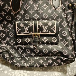 Louis Vuitton  Tote