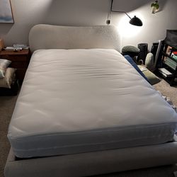 Queen Pillow top  Mattress- Dreamcloud 
