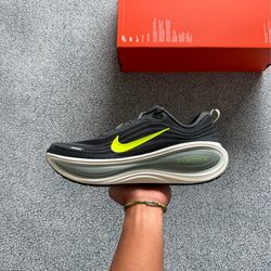 Nike Vomero Plus Seaweed Cannon Green Haze Volt