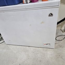 Freezer 10 Cubic Feet