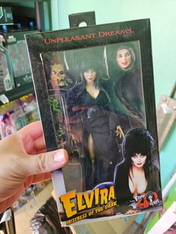 Neca  Elvira mistress of the dark