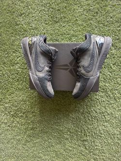 Kobe 4 “Gift of Mamba”