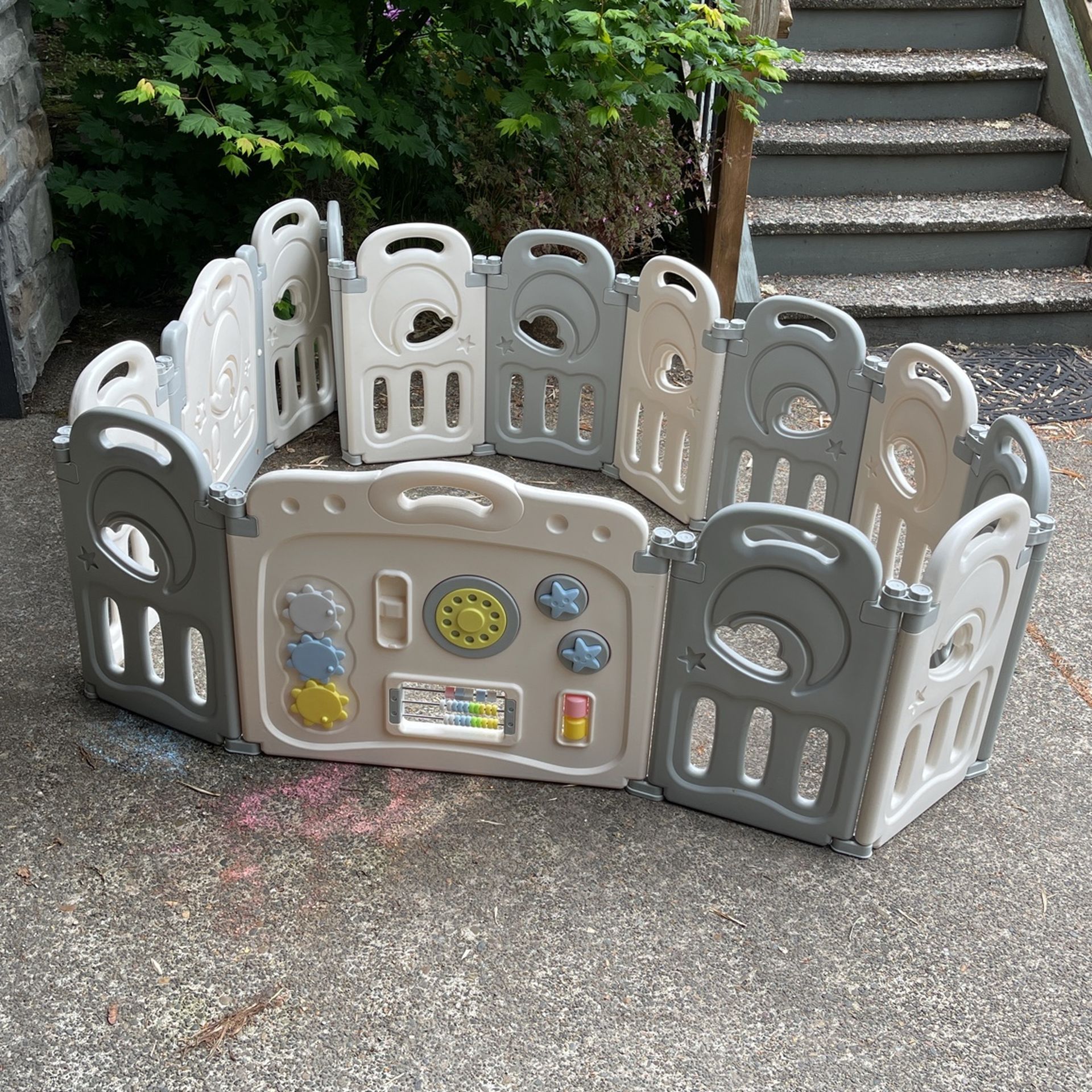 Large And Adjustable Baby Play Pen