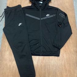 Nike Tech