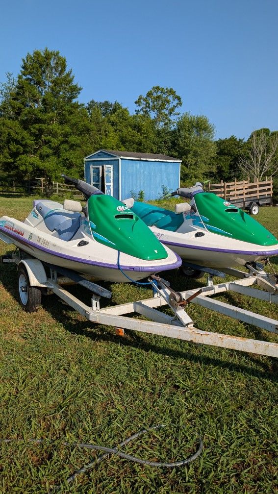 2 SEADOO'S BOMBARDIER JET SKI!!