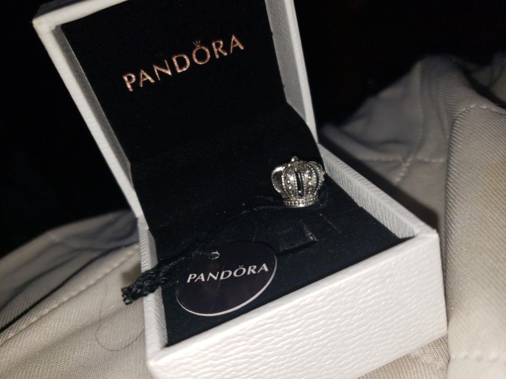 Pandora crown charm