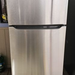 NEW REFRIGERATOR TOP FREEZER WITH WARRANTY GARANTIA POR ESCRITO 
