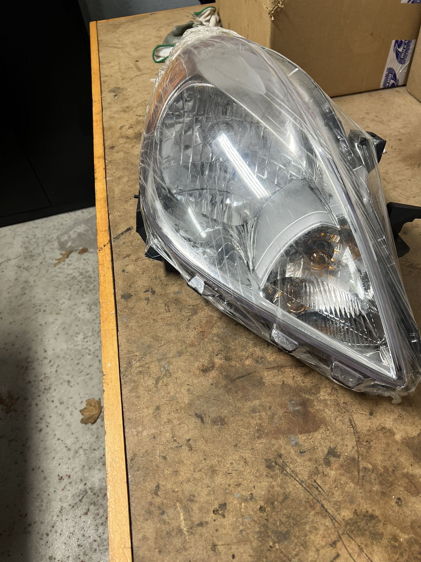 2012-2014 Nissan Versa Passenger Headlamp