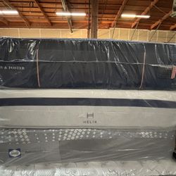 Sterns & Foster Lux Hybrid Queen 