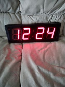 Magnum Clock