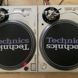 Technics SL 1200 - PAIR WITH CASES