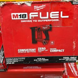 Milwaukee M18 1/4 Inch Narrow Crown Stapler 