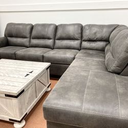 New Chaise Sectional 🔥🔥 LIMITED TIME