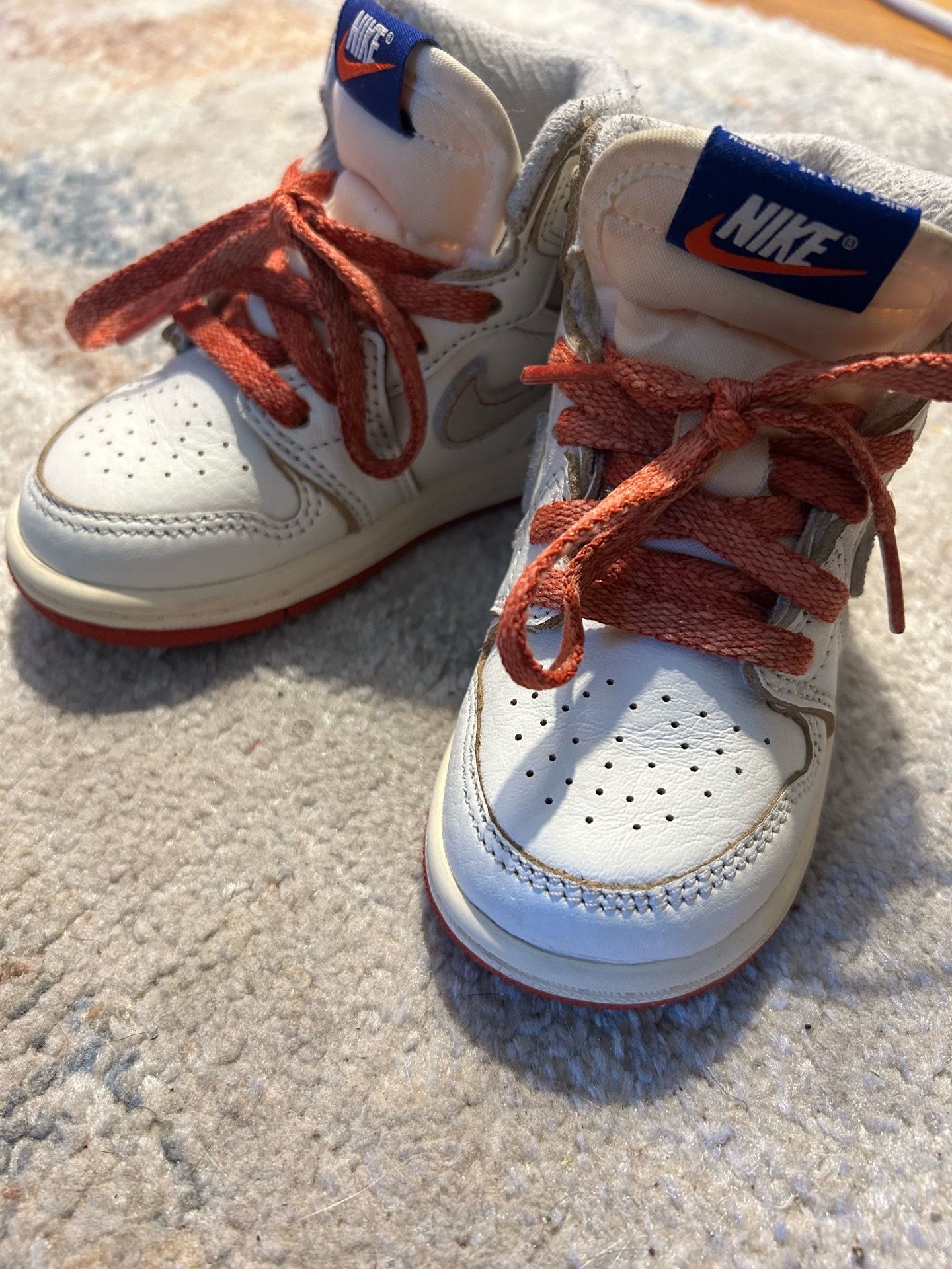 Nike’s baby shoe size 6c
