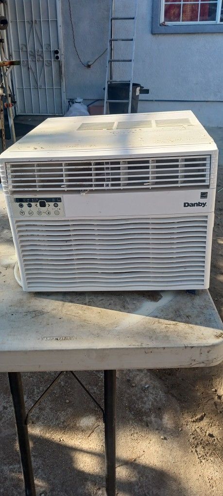 Ac For Window In Good Working Condition