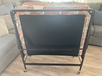 Twin, metal Rollaway, foldable Bed./ Cama twin