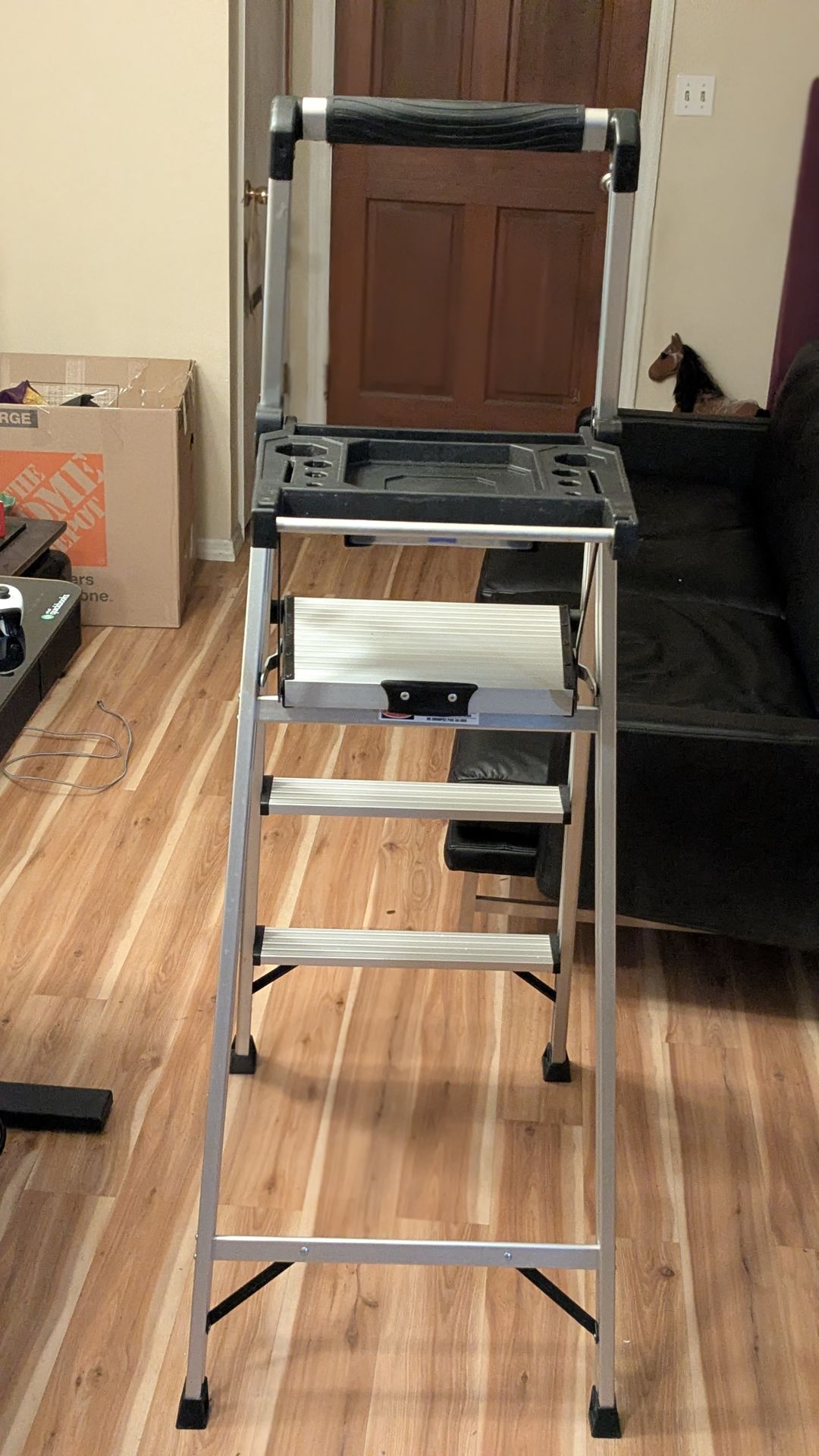 3-step aluminum ladder