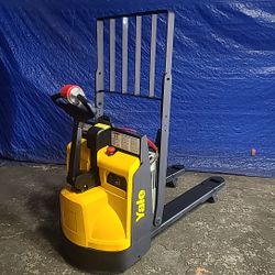 2015 Yale Electric Pallet Jack MPB045VG - 44