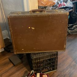 WW2 USMC Suitcase Plus More Collectible Militaría 
