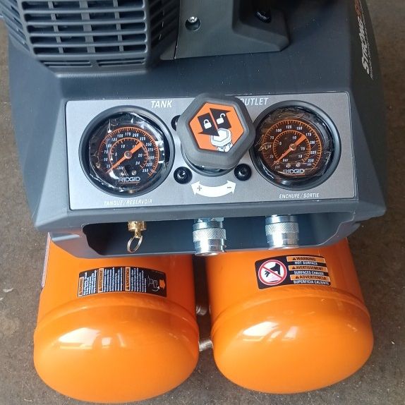 RIDGID CORDED AIR COMPRESSOR  4 GALLON 