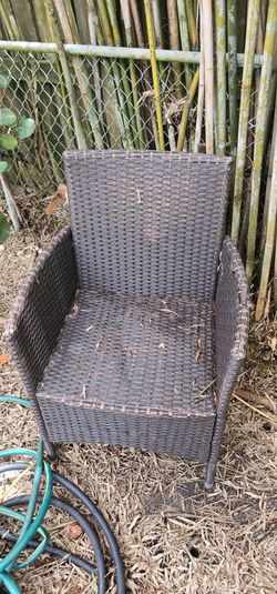 2 FREE outdoor chairs