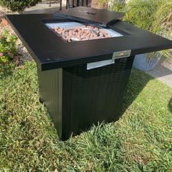New Display Patio Fire Pit Propane 28”