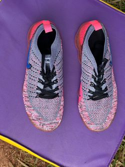 Size 7 Nikes