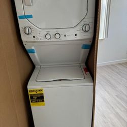 Washer And DRYER stackable. ELECTRIC 