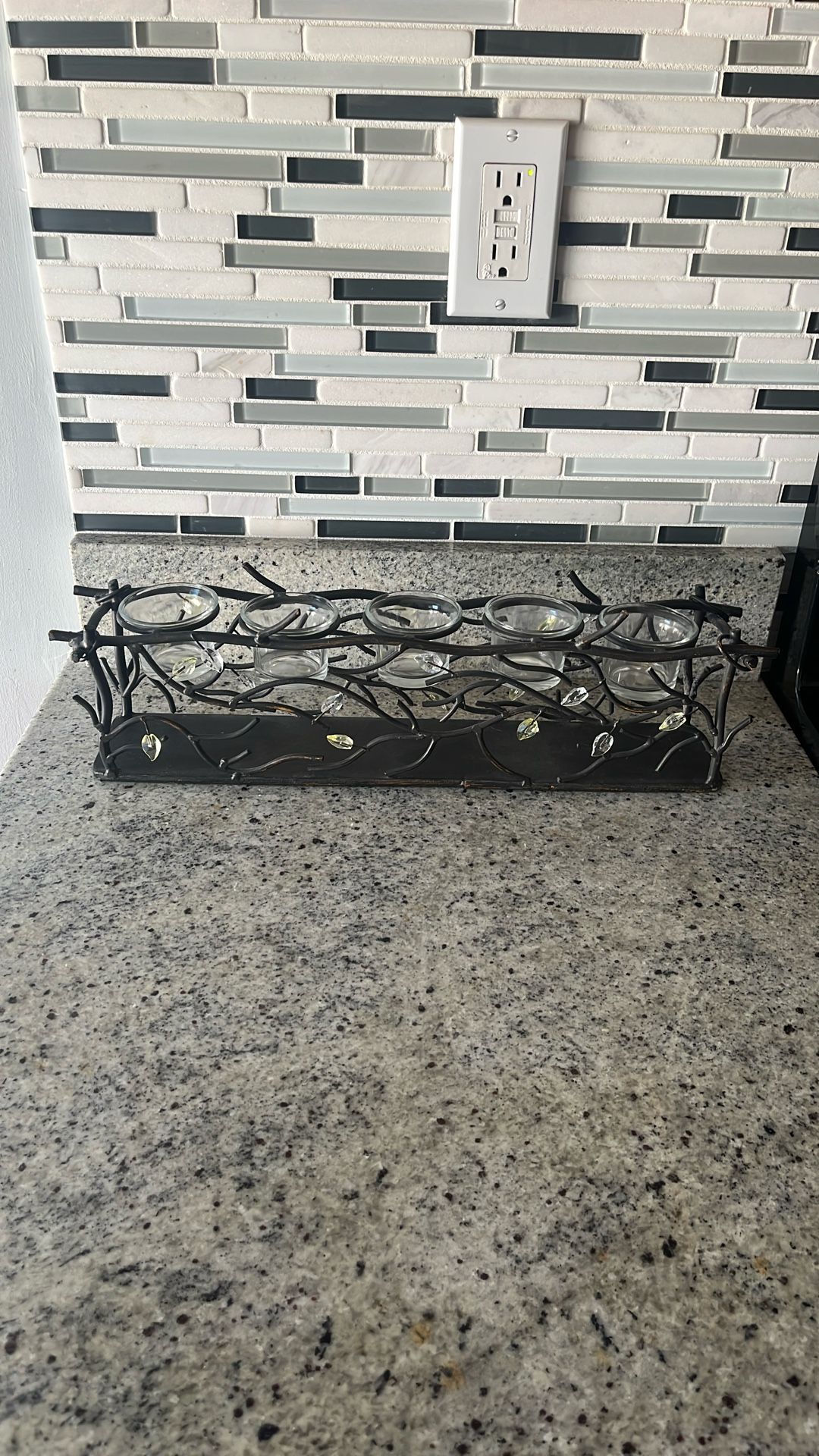 Free Candle Centerpiece