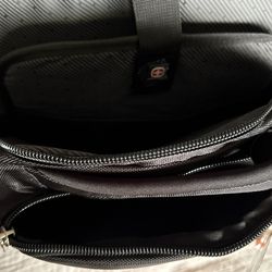 three-compartment Swissgear 1592 Deluxe Laptop Backpacks (2) for Sale in Pembroke Pines, FL - OfferUp three-compartment Swissgear 1592 Deluxe Laptop Backpacks (2) for Sale in Pembroke Pines, FL - OfferUp