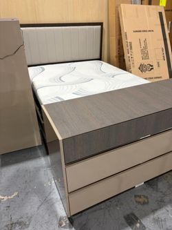 Italian Made Queen Bed Set with 3 Drawer Dresser and 5 Drawer Chest