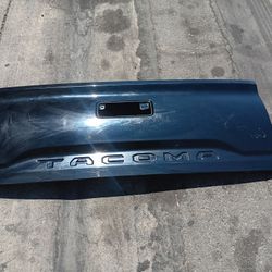 Toyota Tacoma Tailgate 