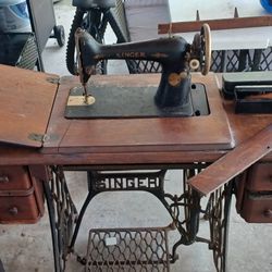 1927/28 SINGER SEWING MACHINE